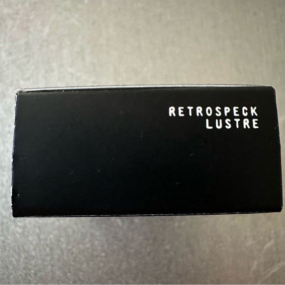 NWOT MAC RETROSPECK Lustre Eyeshadow - Picture 2 of 3